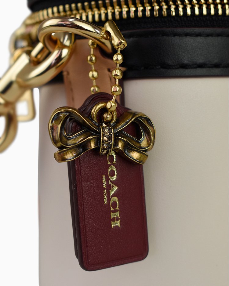 Bolsa Coach x Selena Gomez Selena Trail Branca e Preta